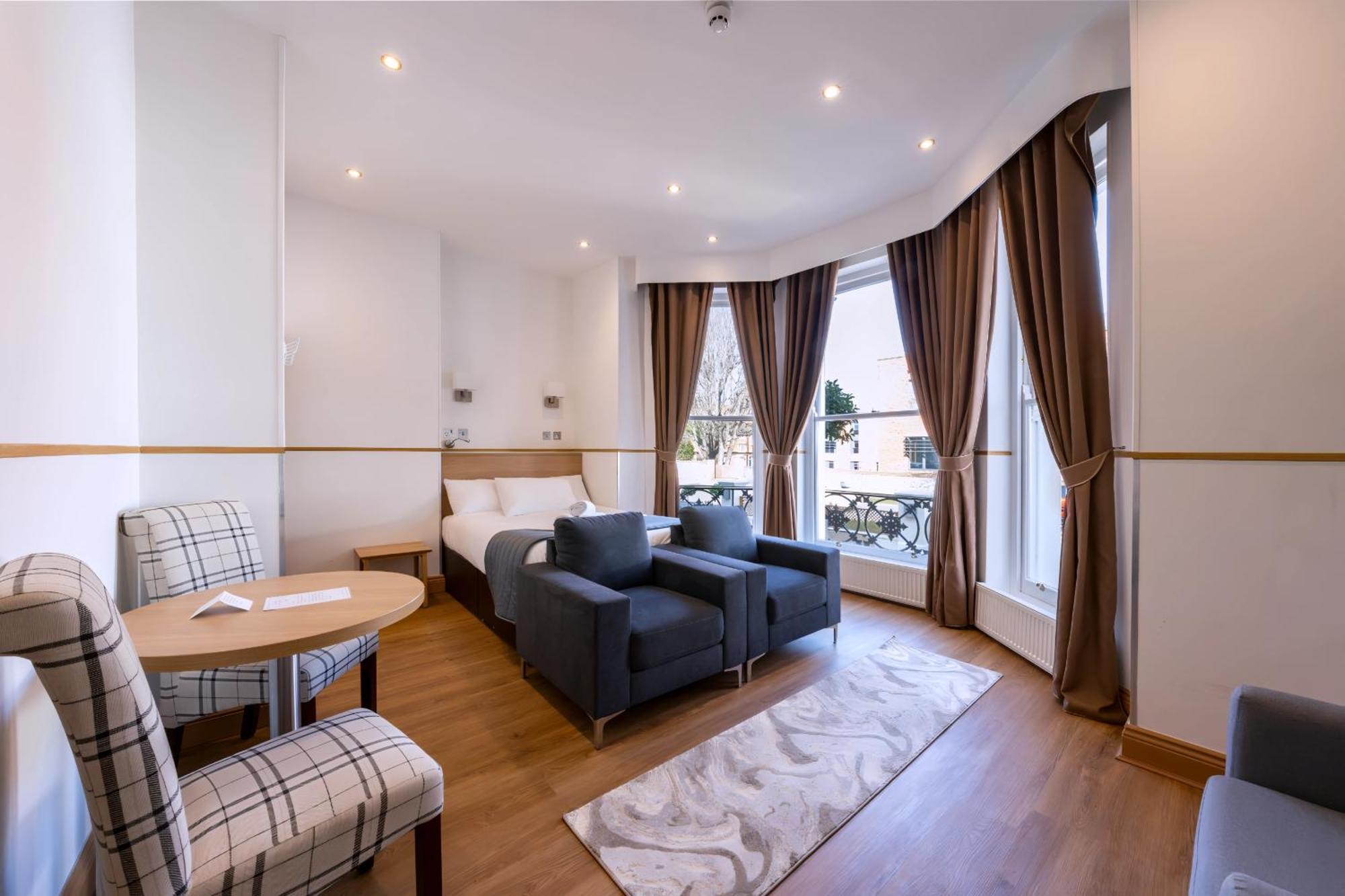 Osborne Aparthotel Eastbourne Ngoại thất bức ảnh